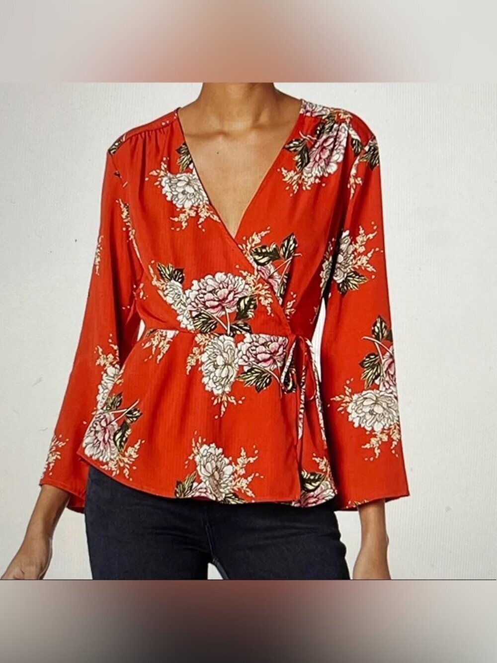 EU ASTR the Label Red Floral Wrap Top